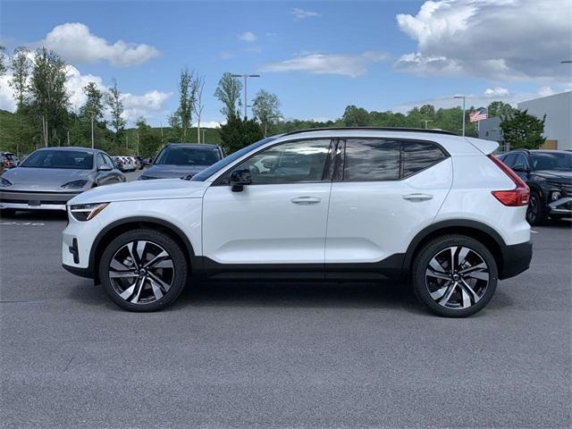 new 2025 Volvo XC40 car, priced at $49,810
