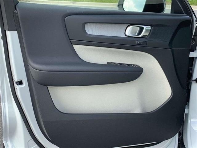new 2025 Volvo XC40 car, priced at $49,810