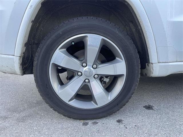 used 2015 Jeep Grand Cherokee car, priced at $15,325