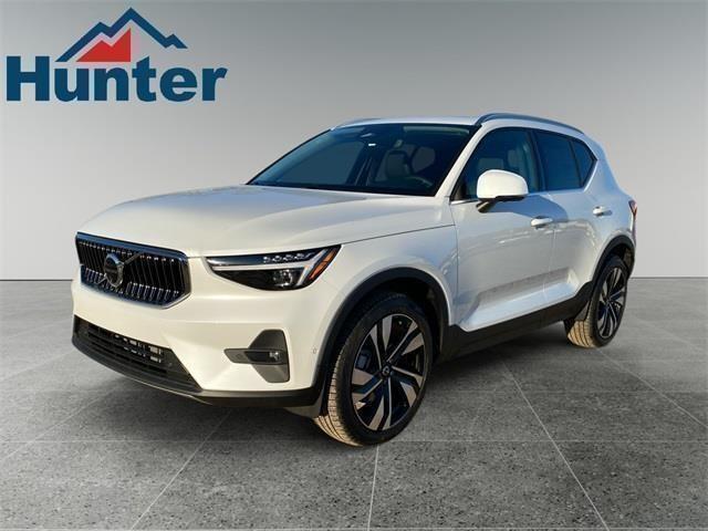 new 2025 Volvo XC40 car, priced at $48,290