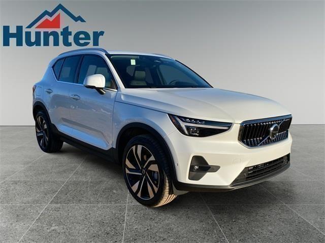 new 2025 Volvo XC40 car, priced at $48,290