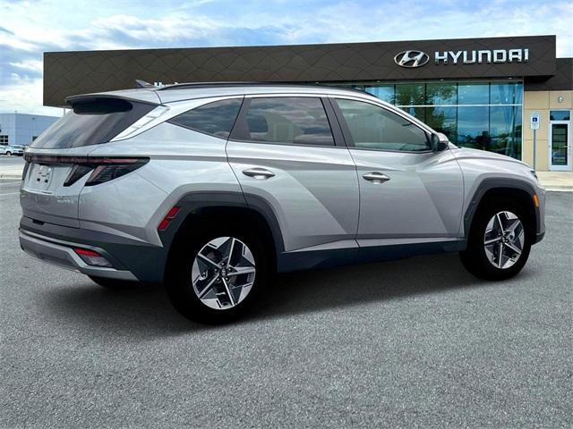 new 2025 Hyundai TUCSON Hybrid car, priced at $36,120