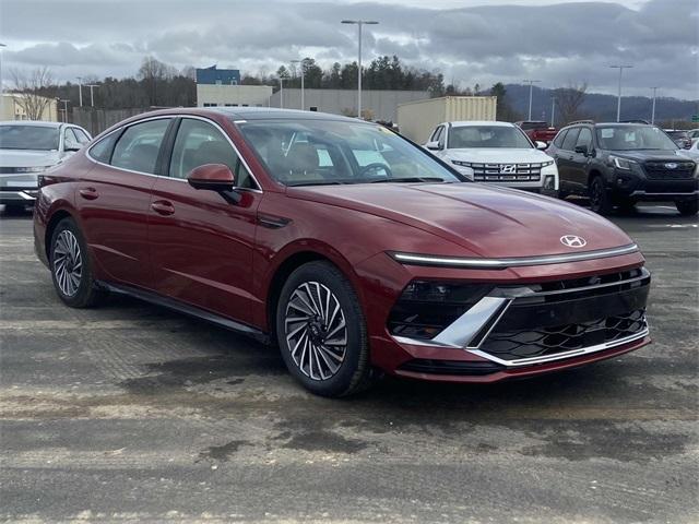 used 2024 Hyundai Sonata Hybrid car, priced at $35,313