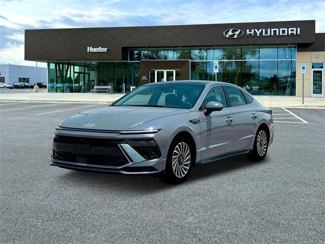 new 2025 Hyundai Sonata Hybrid car, priced at $38,143