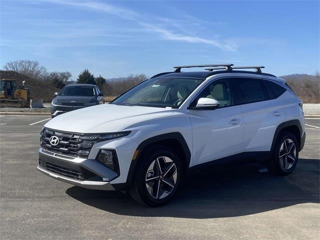 new 2025 Hyundai TUCSON Hybrid car, priced at $37,456