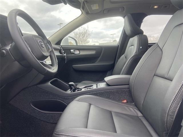 new 2025 Volvo XC40 car, priced at $45,015