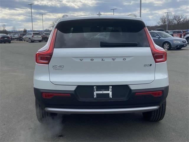 new 2025 Volvo XC40 car, priced at $45,015