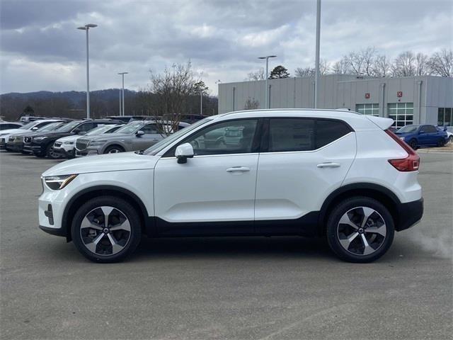 new 2025 Volvo XC40 car, priced at $46,015