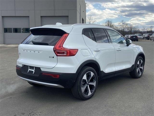 new 2025 Volvo XC40 car, priced at $46,015