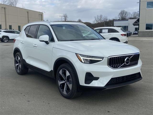 new 2025 Volvo XC40 car, priced at $46,015