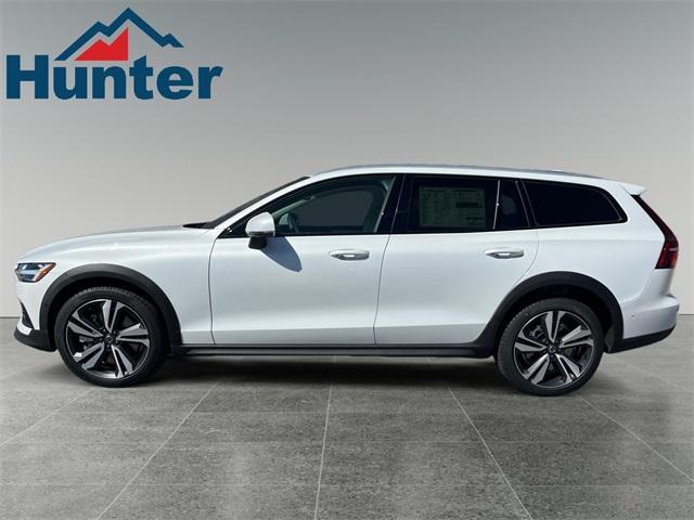 new 2024 Volvo V60 Cross Country car, priced at $53,535