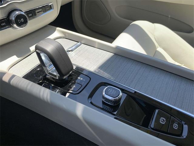 new 2025 Volvo XC60 Plug-In Hybrid car, priced at $66,260