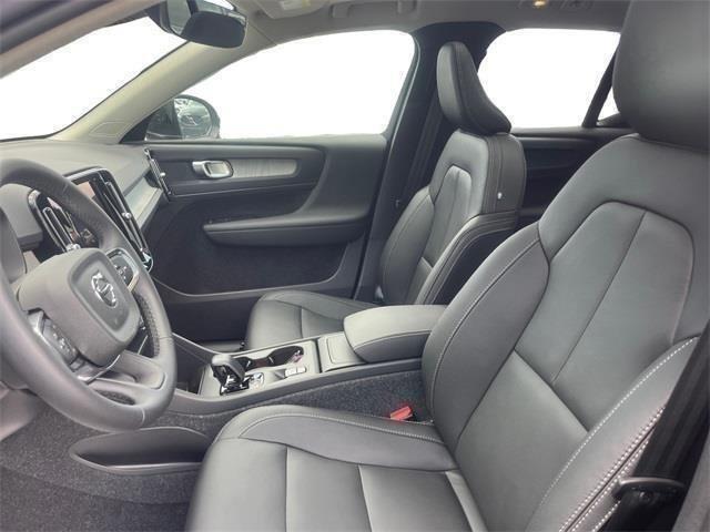 new 2025 Volvo XC40 car, priced at $45,015