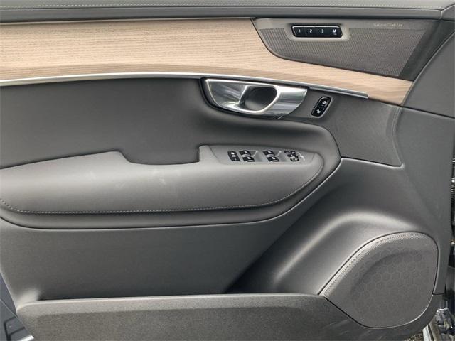 new 2025 Volvo XC90 car, priced at $70,905