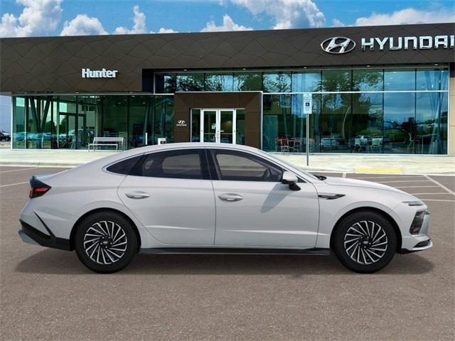 new 2025 Hyundai Sonata Hybrid car, priced at $32,565