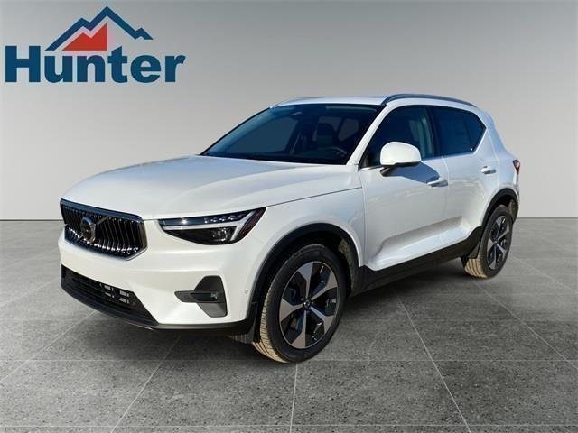 new 2025 Volvo XC40 car, priced at $47,315