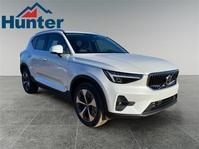 new 2025 Volvo XC40 car, priced at $46,815