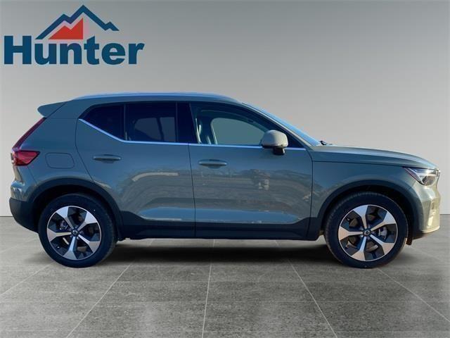 new 2025 Volvo XC40 car, priced at $48,315