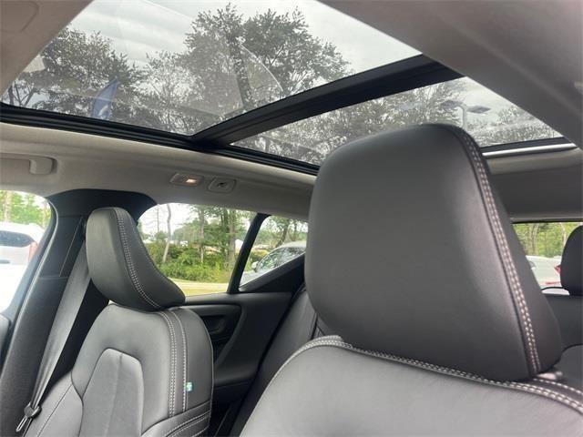 new 2025 Volvo XC40 car, priced at $45,000
