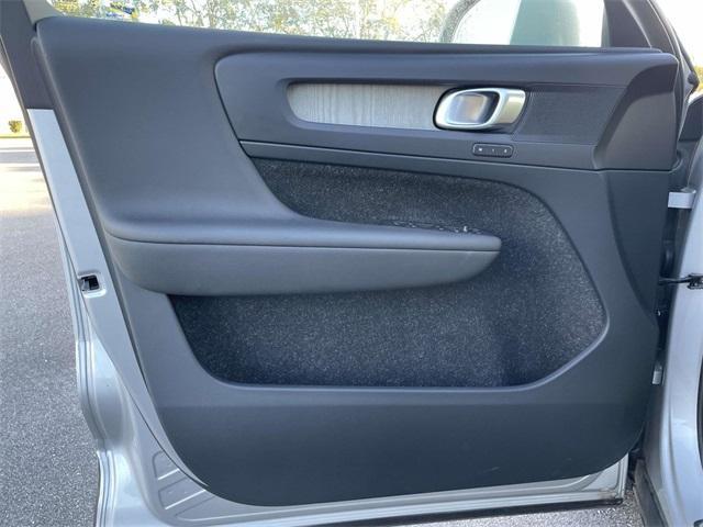 used 2019 Volvo XC40 car, priced at $24,761