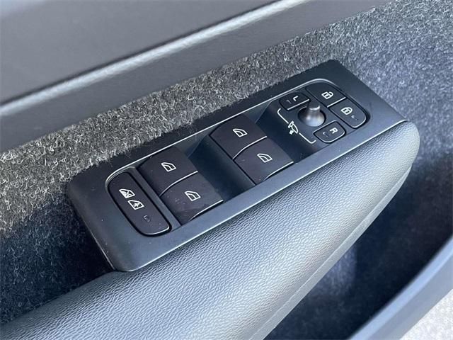 used 2019 Volvo XC40 car, priced at $24,761