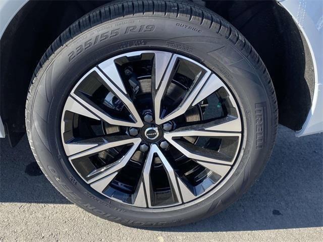 new 2025 Volvo XC60 car, priced at $48,895