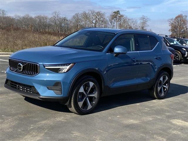 new 2025 Volvo XC40 car, priced at $42,750