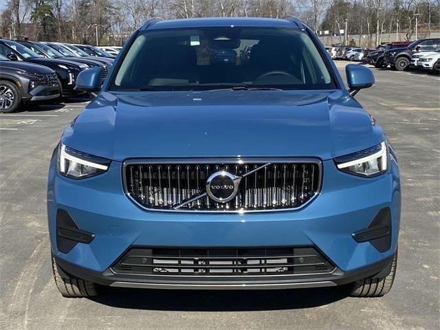 new 2025 Volvo XC40 car, priced at $42,750