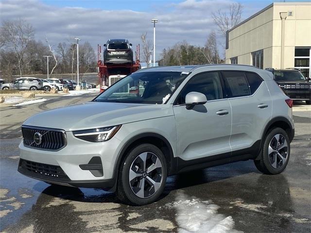 new 2025 Volvo XC40 car, priced at $45,015