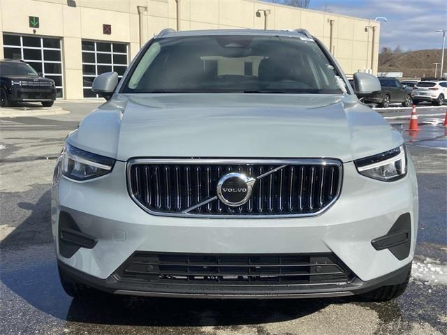 new 2025 Volvo XC40 car, priced at $45,015