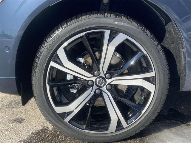 new 2025 Volvo XC60 car, priced at $59,635