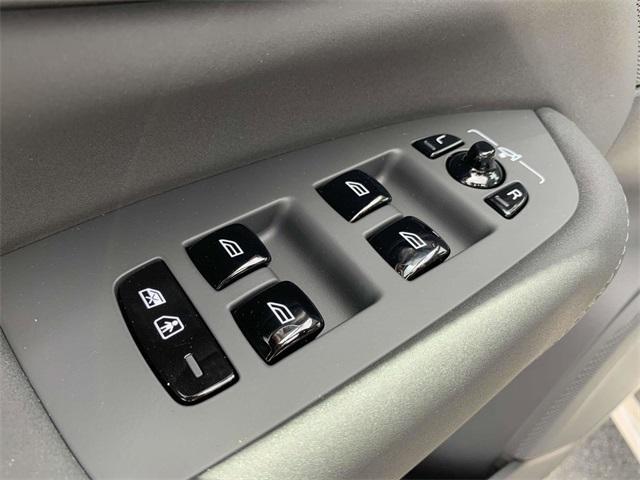 new 2025 Volvo XC90 Plug-In Hybrid car, priced at $78,305
