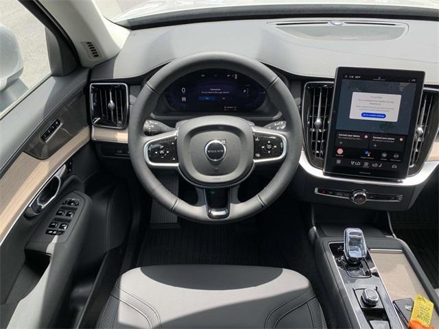 new 2025 Volvo XC90 Plug-In Hybrid car, priced at $78,305