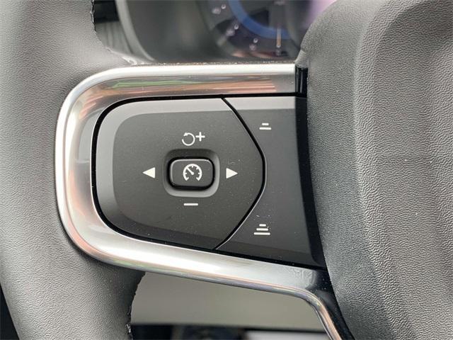 new 2025 Volvo XC40 car, priced at $51,565