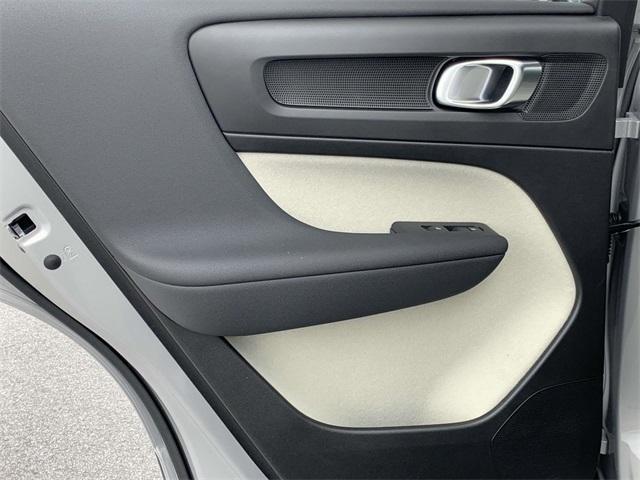 new 2025 Volvo XC40 car, priced at $51,565