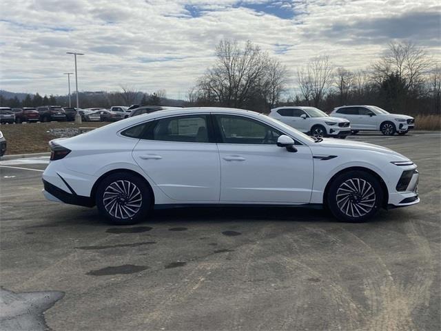 new 2025 Hyundai Sonata Hybrid car, priced at $38,279