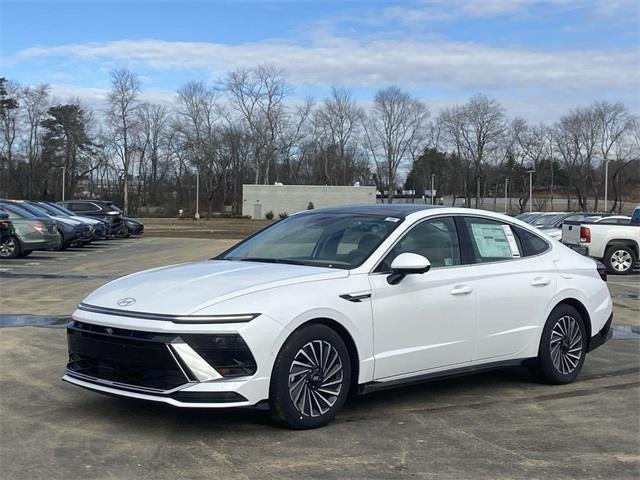 new 2025 Hyundai Sonata Hybrid car, priced at $38,006