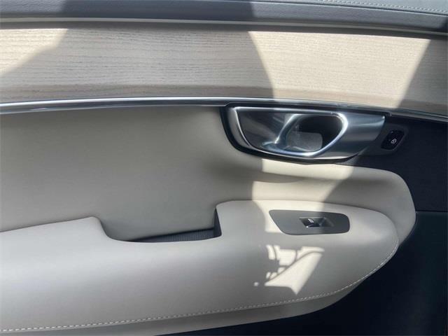 new 2025 Volvo XC90 car, priced at $75,905