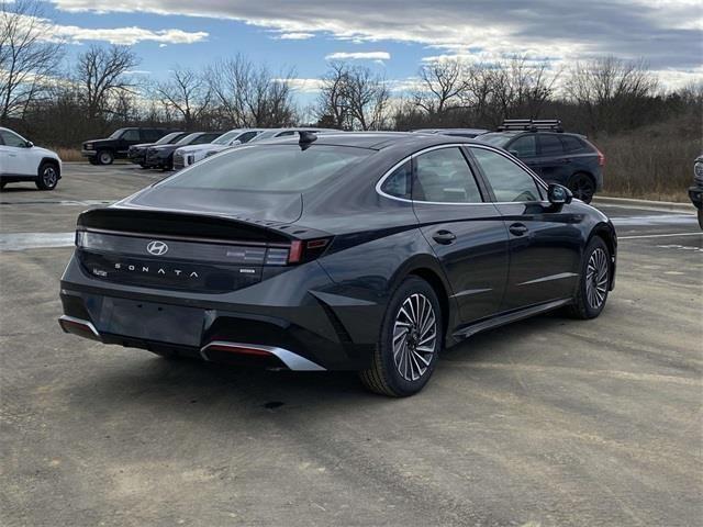 new 2025 Hyundai Sonata Hybrid car, priced at $37,564