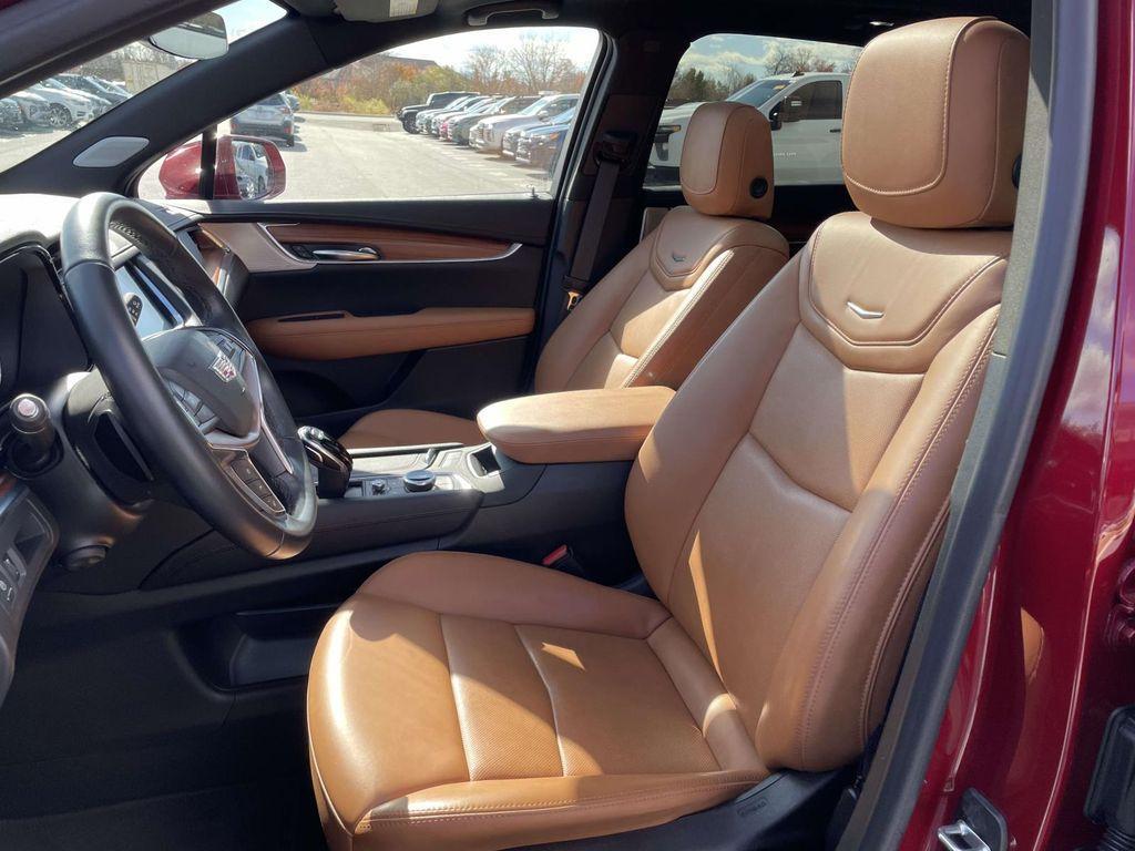 used 2020 Cadillac XT5 car, priced at $30,817