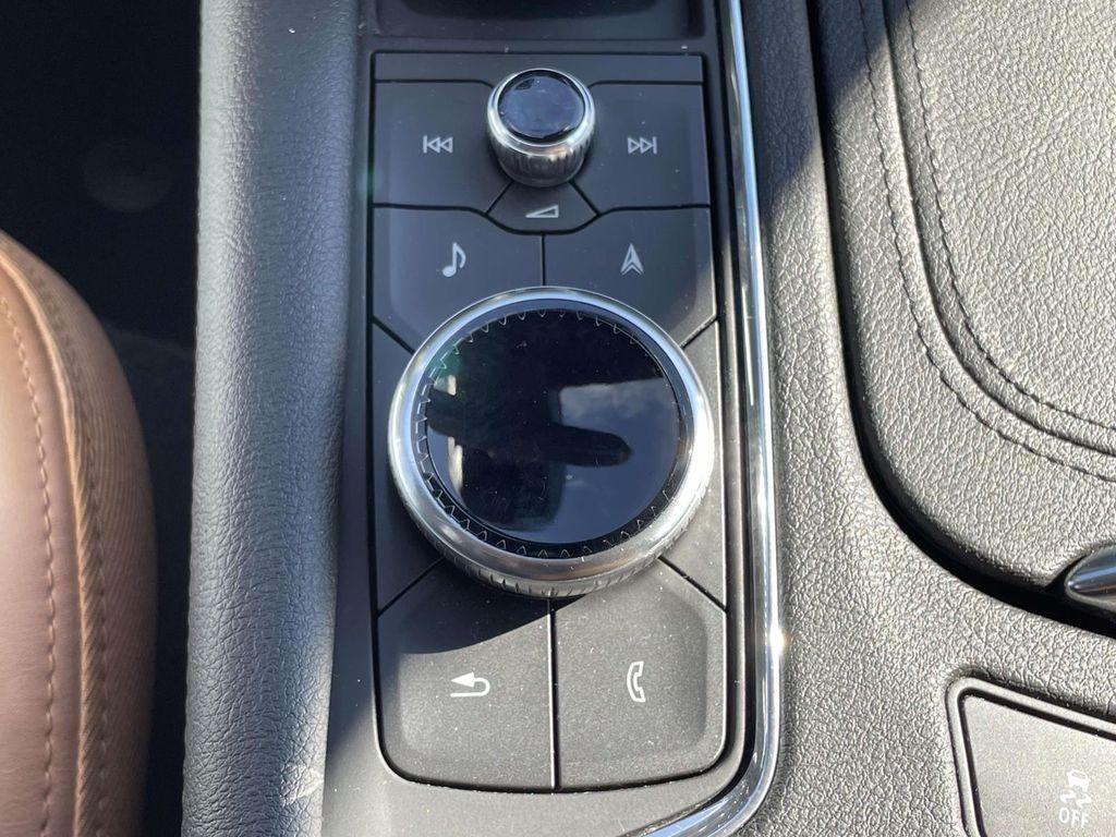 used 2020 Cadillac XT5 car, priced at $30,817