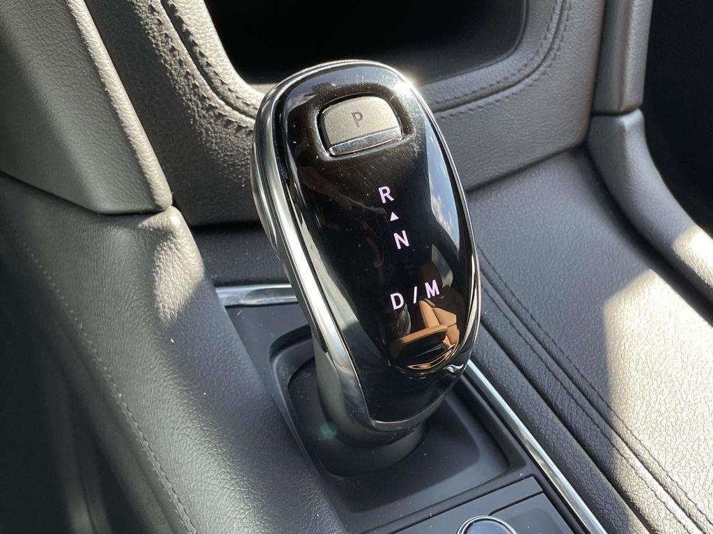 used 2020 Cadillac XT5 car, priced at $30,817