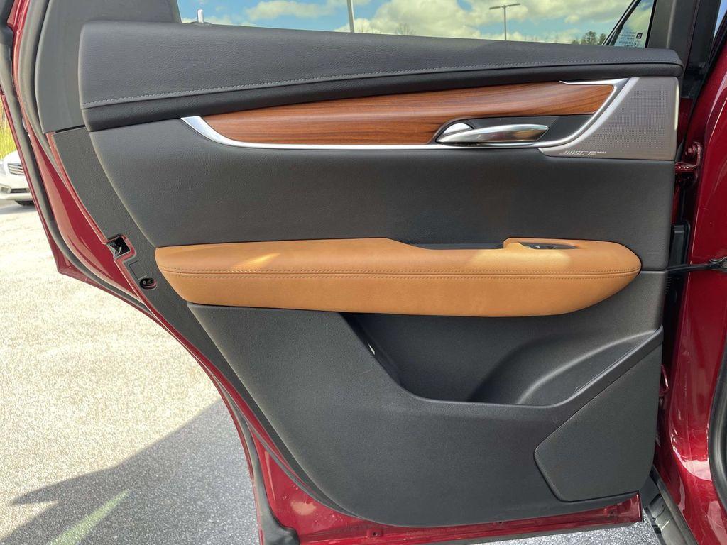 used 2020 Cadillac XT5 car, priced at $30,817