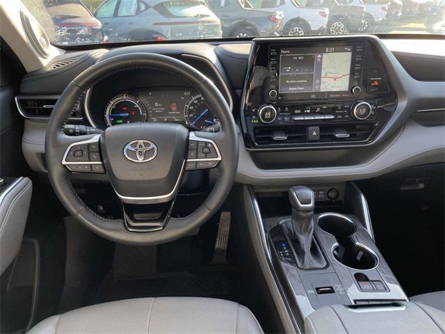 used 2022 Toyota Highlander Hybrid car, priced at $46,987