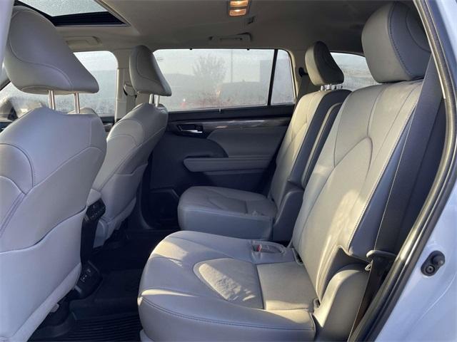 used 2022 Toyota Highlander Hybrid car, priced at $46,987