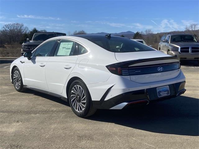 new 2025 Hyundai Sonata Hybrid car, priced at $38,820