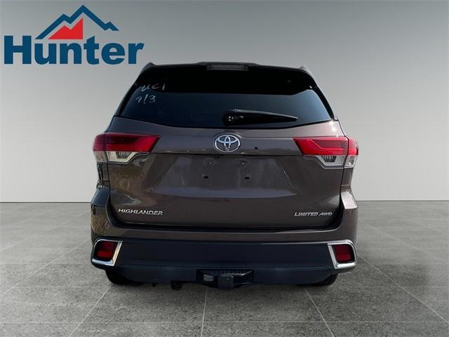 used 2018 Toyota Highlander car, priced at $25,558