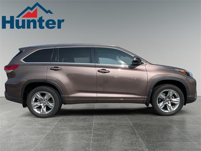 used 2018 Toyota Highlander car, priced at $25,558