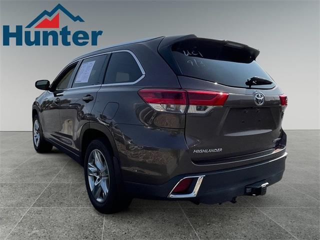 used 2018 Toyota Highlander car, priced at $25,558