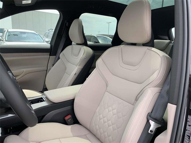 new 2025 Volvo EX90 car, priced at $81,890